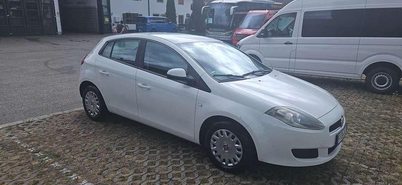 Weiß Gebraucht 2011 Fiat Bravo Active Kleinwagen | 3.000 € (Fairer Preis) - Bild 1/4