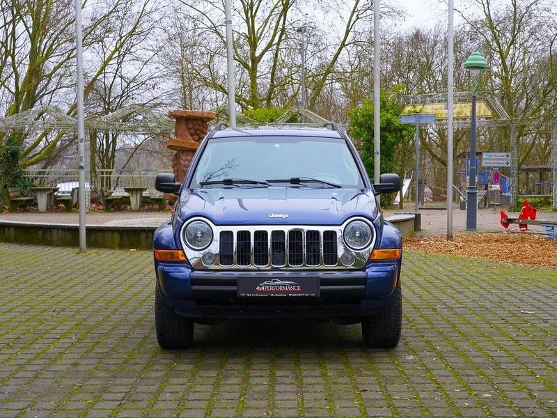 Gebraucht Jeep Cherokee Limited 163 PS (119 kW) 2006 Blau SUV