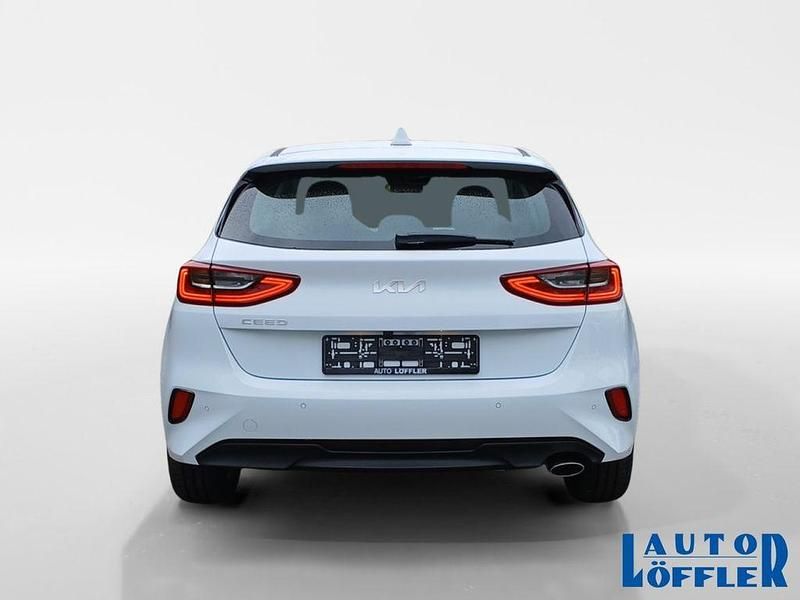 Gebraucht Kia Ceed Vision 140 PS (102 kW) 2025 Weiß Kleinwagen