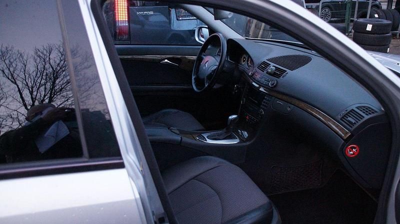 Gebraucht Mercedes E220 150 PS (110 kW) 2004 Silber Kombi
