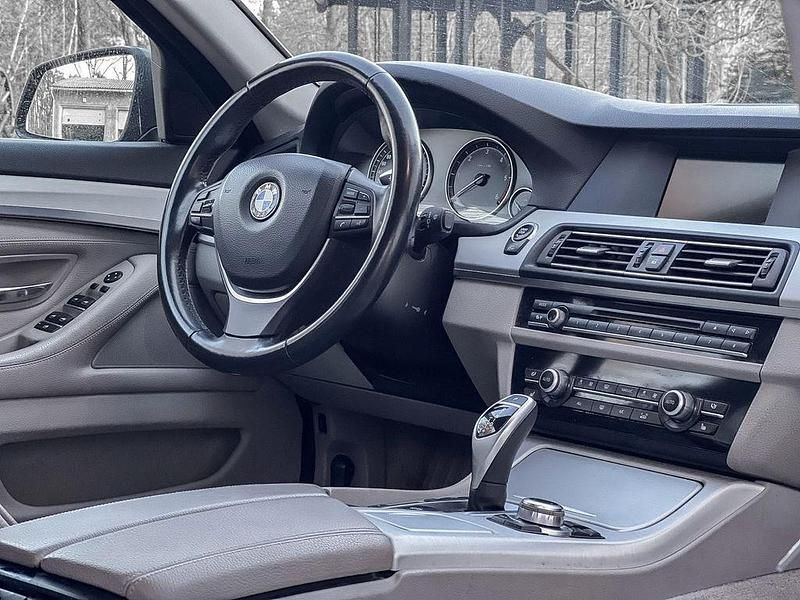 Gebraucht BMW 525 218 PS (160 kW) 2012 Schwarz Kombi