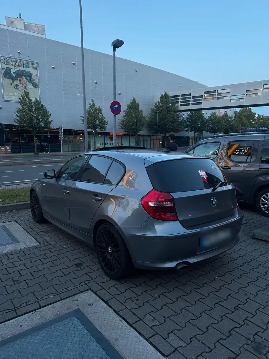 Gebraucht BMW 120 177 PS (130 kW) 2011 Grau Kleinwagen