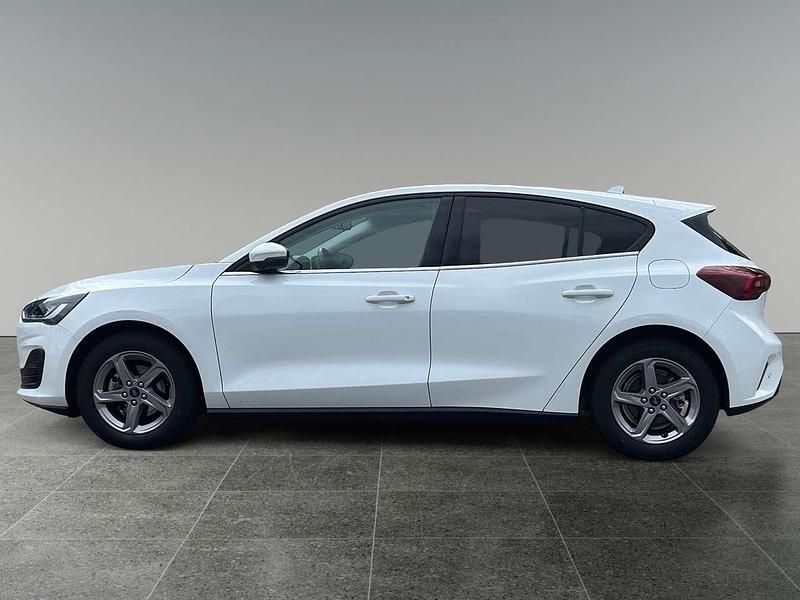 Gebraucht Ford Focus Style 125 PS (91 kW) 2023 Frozen white Limousine
