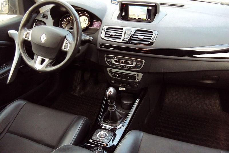 Gebraucht Renault Mégane III Bose Edition 116 PS (85 kW) 2013 Silber Limousine