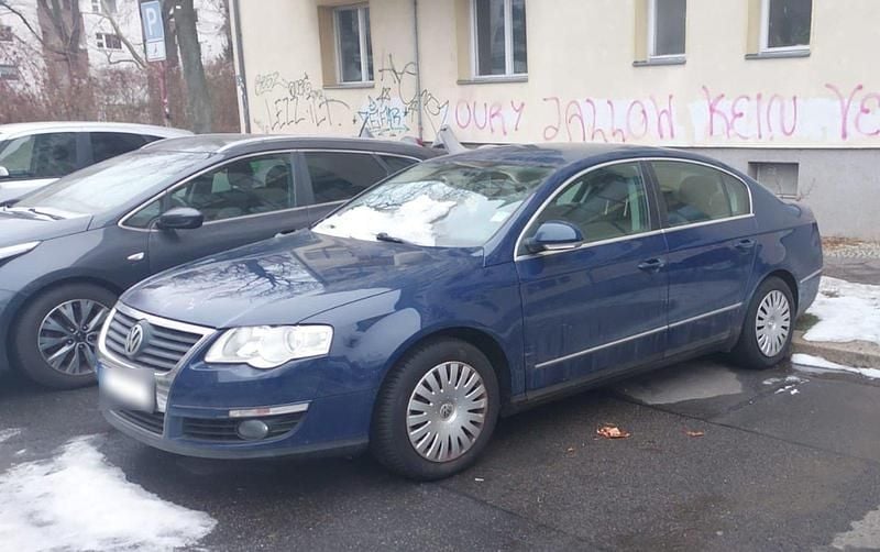 Gebraucht VW Passat 131 PS (96 kW) 2006 Blau Limousine