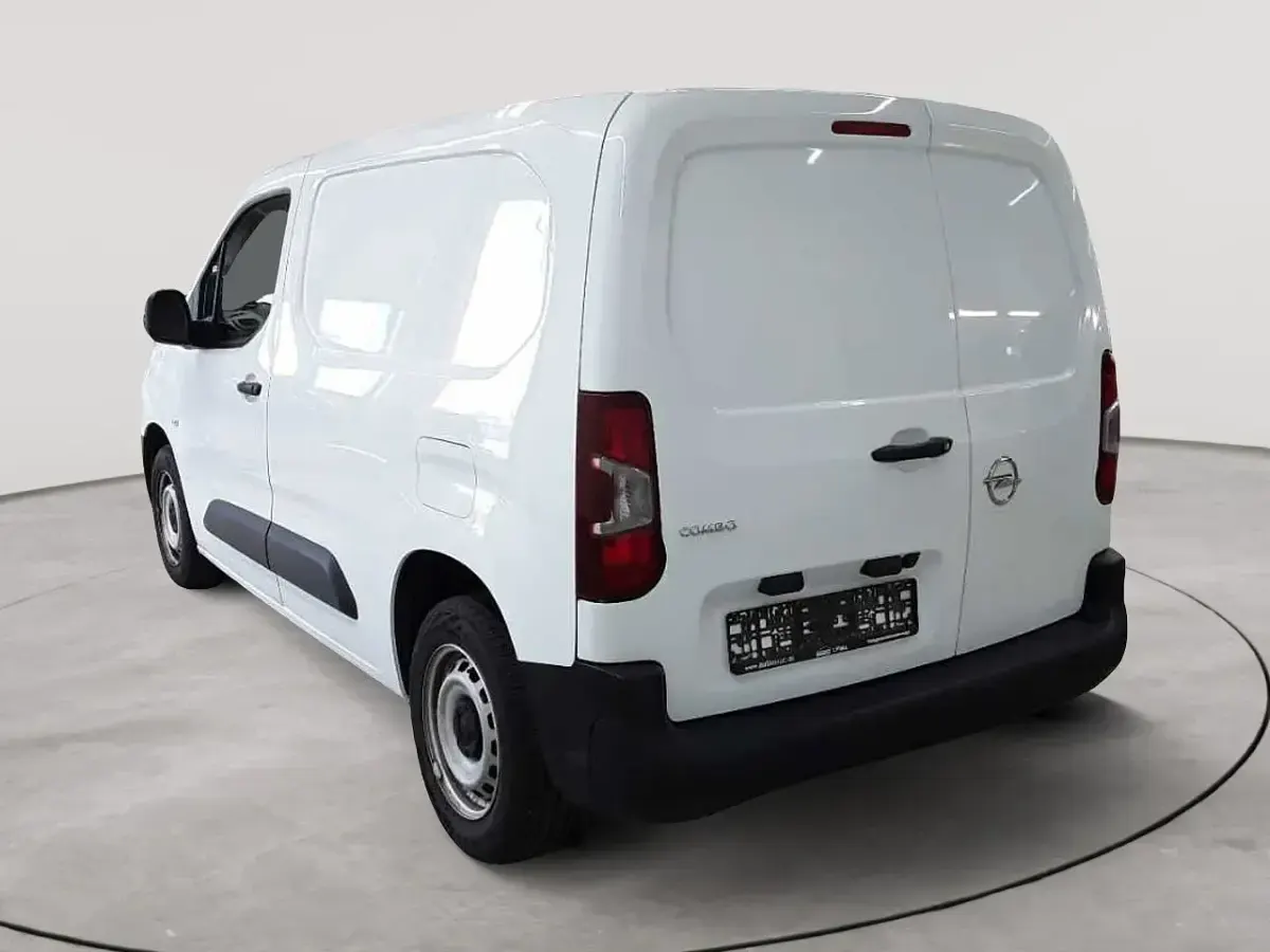 Gebraucht Opel Combo Selection 110 PS (80 kW) 2021 Jade weiß Van / Kleinbus