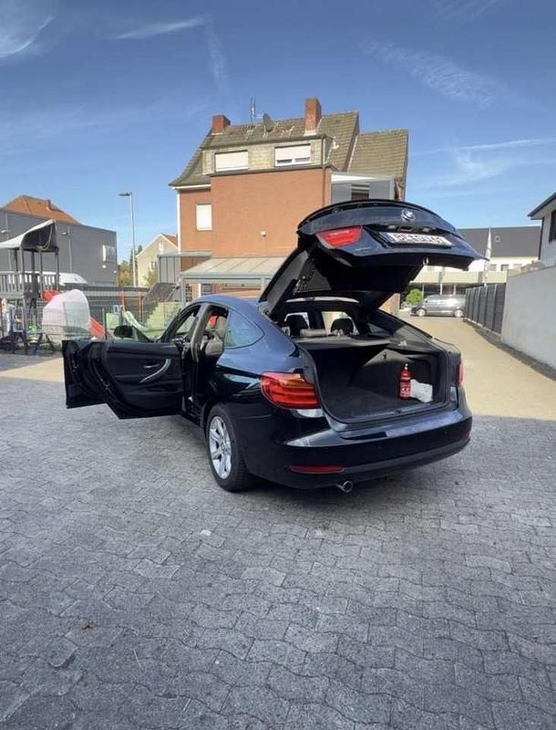 Gebraucht BMW 320 184 PS (135 kW) 2014 Limousine