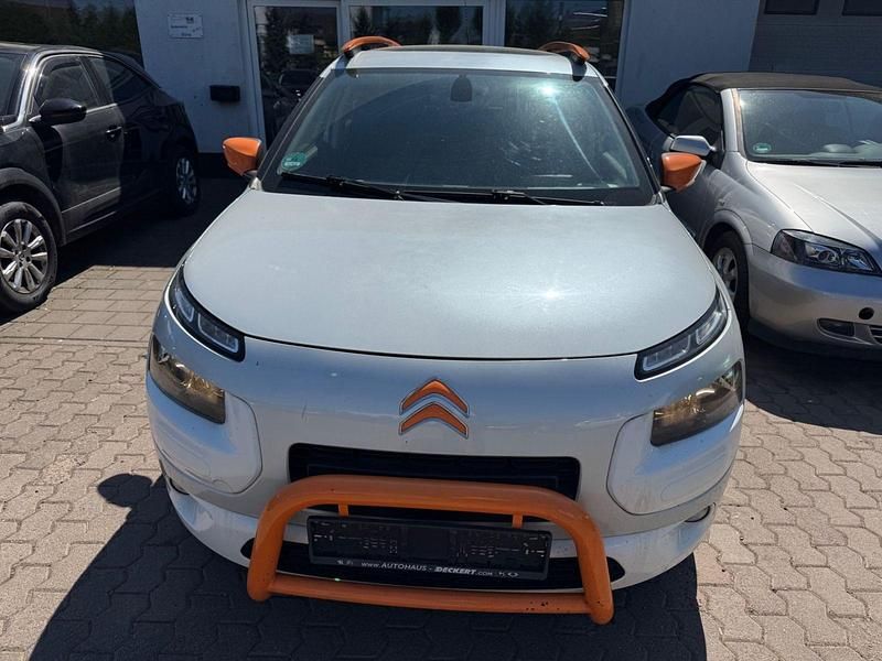 Second-hand Citroën C4 Shine 99 CP (72 kW) 2016 Alb SUV