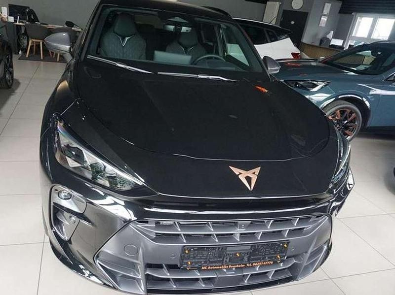 Neu Cupra Terramar VZ 177 PS (130 kW) 2025 Mythosschwarz SUV