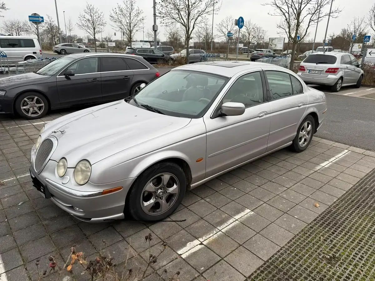 Używany Jaguar S-Type S 238 KM (175 kW) 2000 Srebrny Sedan/Limuzyna