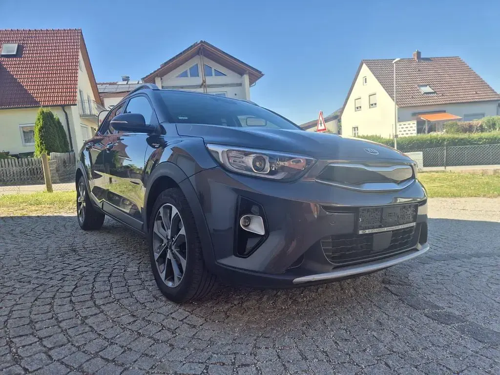 Gebraucht Kia Stonic Platinum 120 PS (88 kW) 2019 Grau SUV