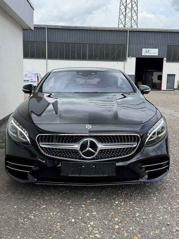 Schwarz Gebraucht 2019 Mercedes 560 Coupé | 58.990 € - Bild 1/4