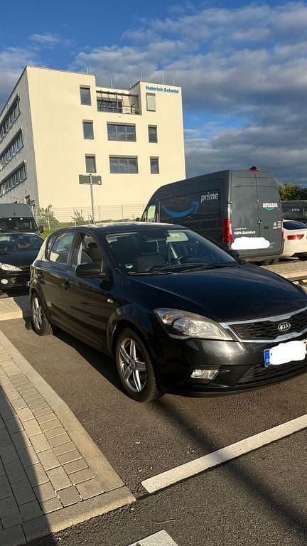 Gebraucht Kia Ceed 90 PS (66 kW) 2009 Schwarz Kleinwagen