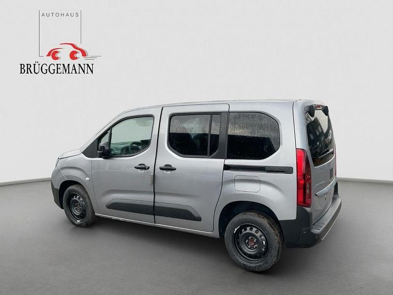 Neu Fiat Doblò 131 PS (96 kW) 2026 Grau Van / Kleinbus