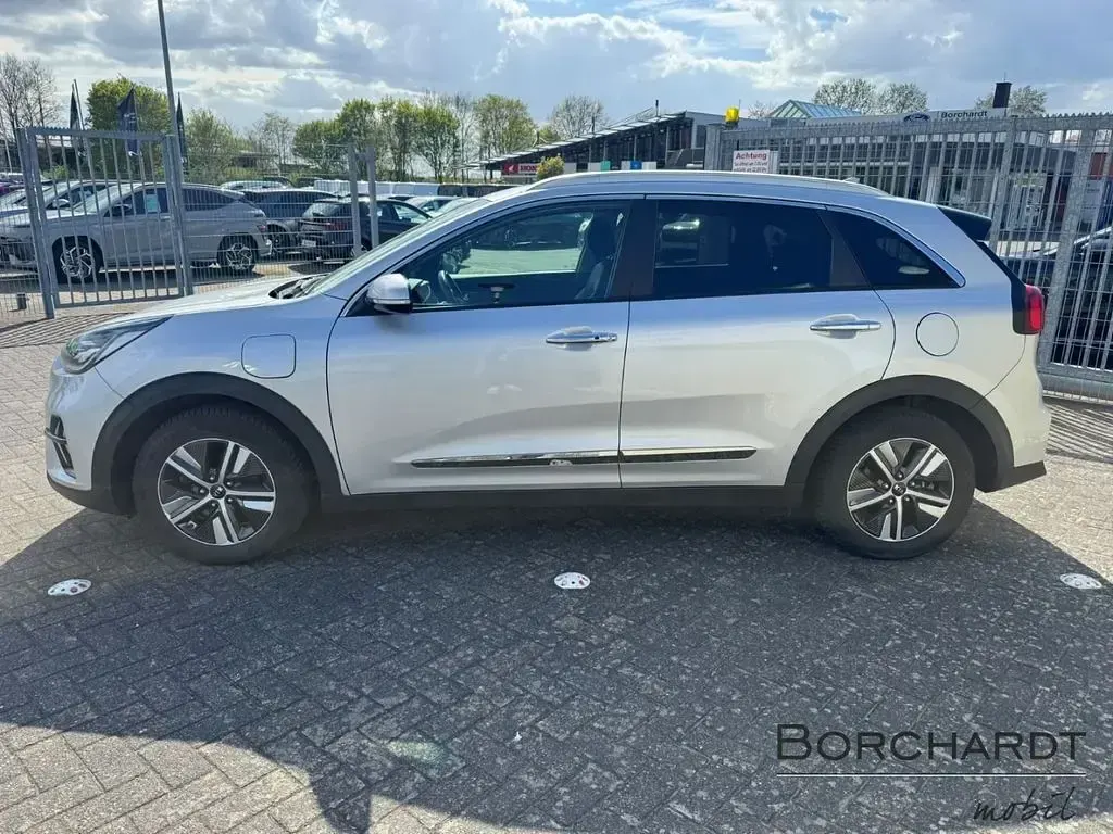 Gebraucht Kia Niro Spirit 141 PS (103 kW) 2021 Silber SUV