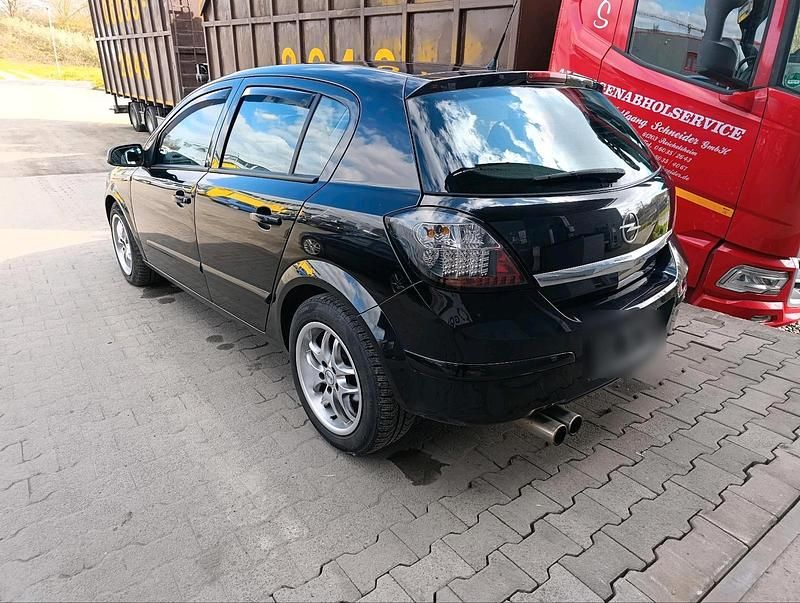 Gebraucht Opel Astra 125 PS (91 kW) 2005 Schwarz Kleinwagen