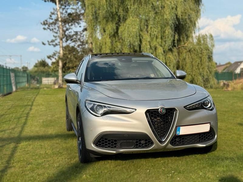 Silber Gebraucht 2021 Alfa Romeo Stelvio SUV | 25.000 € (Guter Preis) - Bild 1/4