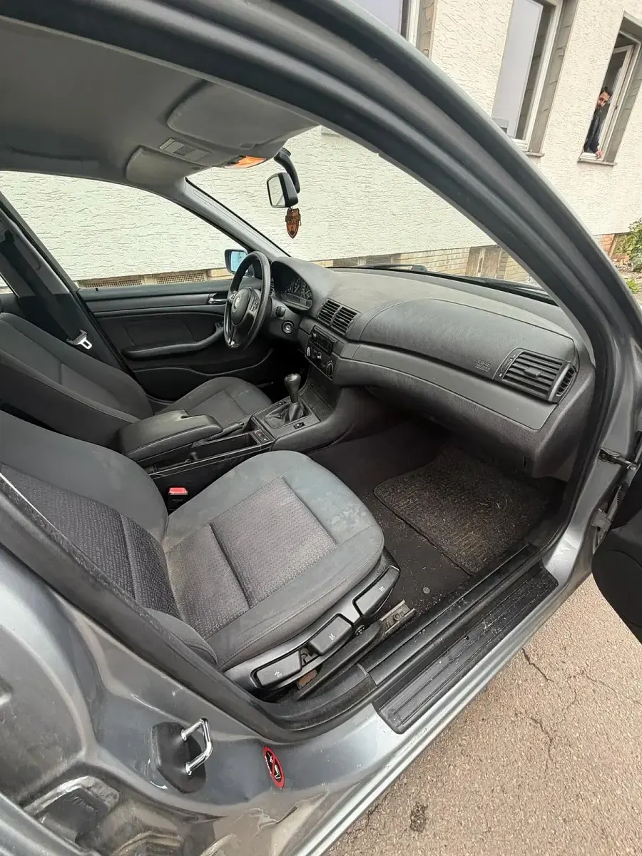 Gebraucht BMW 318 143 PS (105 kW) 2005 Silber Kombi