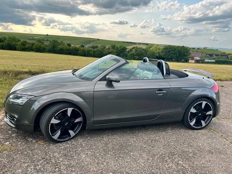 Gebraucht 2011 Audi TT Roadster Cabrio | 12.000 € (Fairer Preis) - Bild 1/4