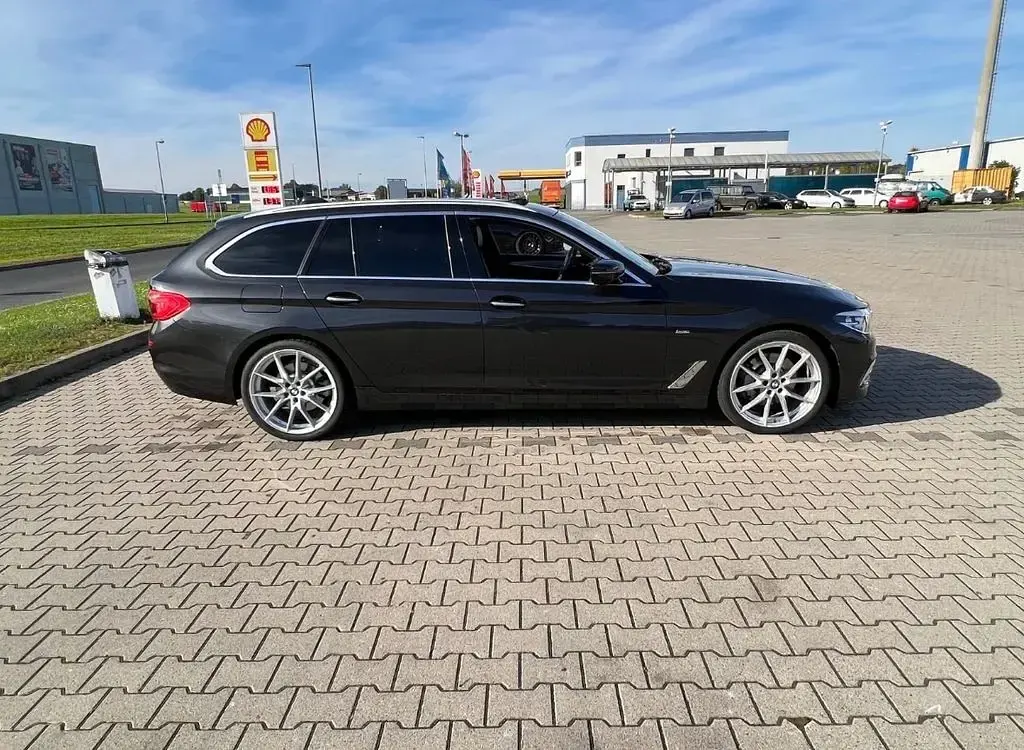 Gebraucht BMW 530 Luxury Line 252 PS (185 kW) 2018 Grau Kombi