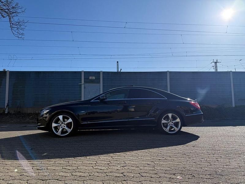 Gebraucht Mercedes CLS350 306 PS (225 kW) 2011 Schwarz Limousine