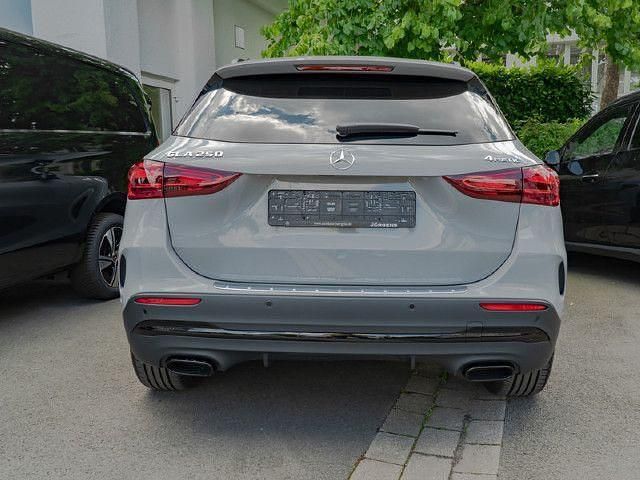Gebraucht Mercedes GLA250 AMG line 224 PS (164 kW) 2025 SUV