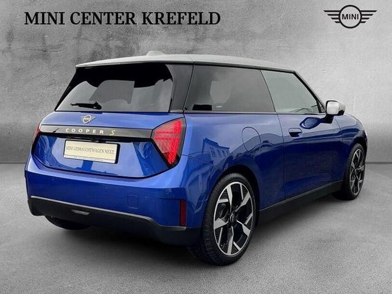 Gebraucht Mini Cooper SE 160 kW (218 PS) 2024 Blau Kleinwagen