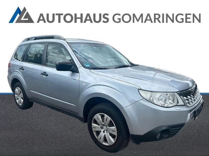 Silber Gebraucht 2013 Subaru Forester Active SUV | 17.999 € - Bild 1/4