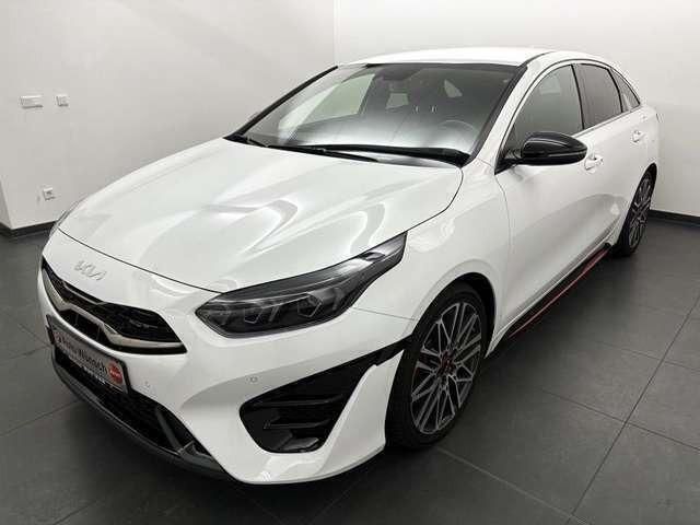 Weiß metallic Gebraucht 2022 Kia ProCeed Kleinwagen | 27.970 € (Fairer Preis) - Bild 1/1