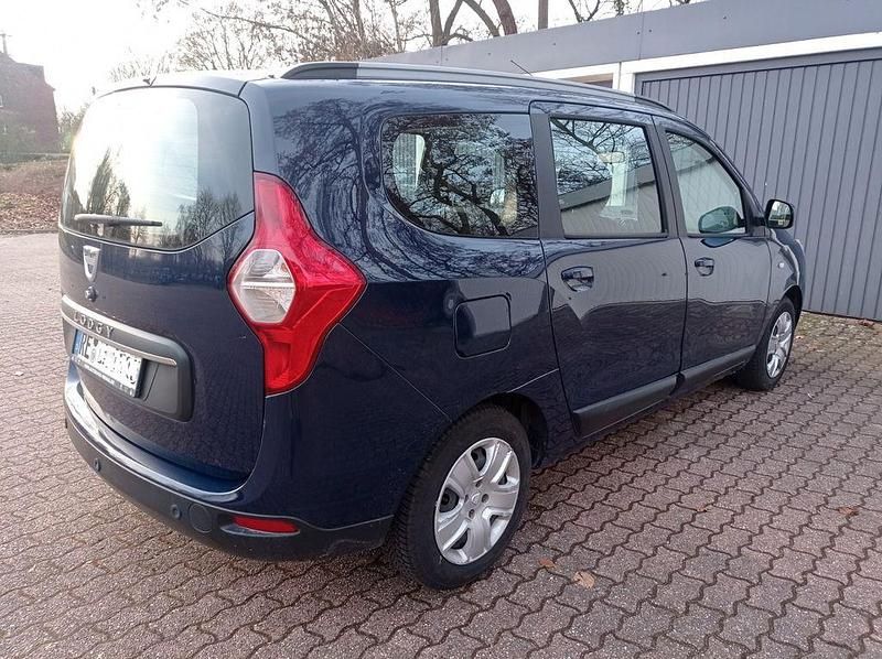 Gebraucht Dacia Lodgy Comfort 102 PS (75 kW) 2017 Blau Van / Kleinbus