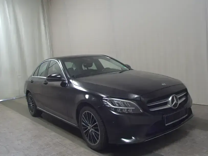 Gebraucht Mercedes C300 Avantgarde 272 PS (200 kW) 2020 Schwarz Limousine