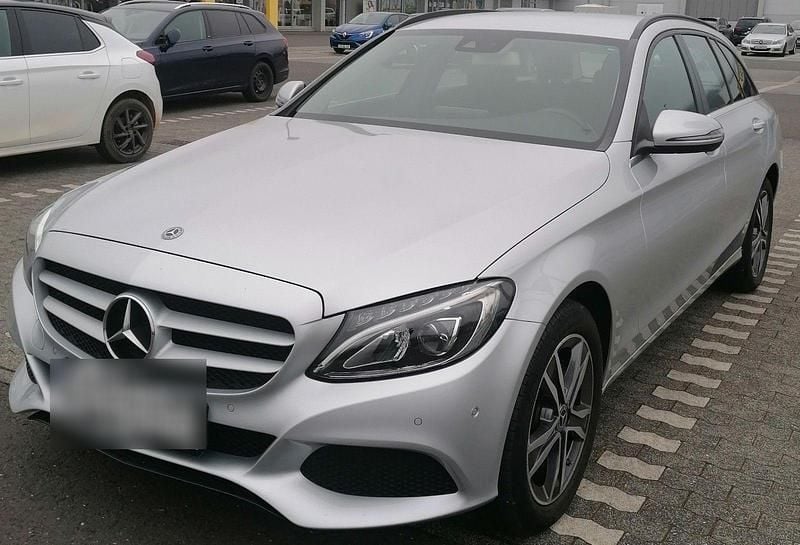 Silber Gebraucht 2018 Mercedes C180 Kombi | 19.700 € (Superpreis) - Bild 1/4