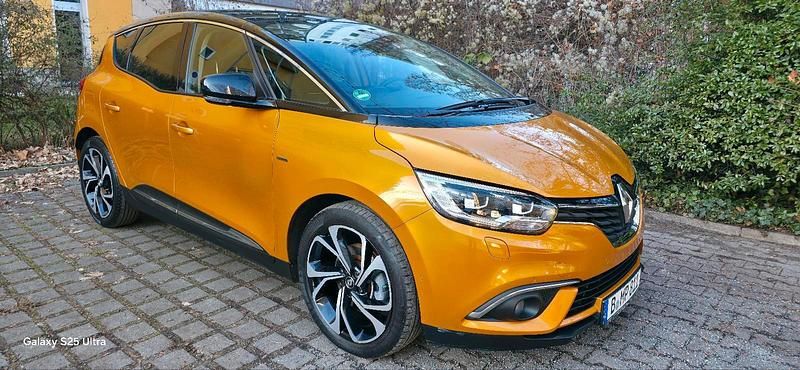 Gebraucht Renault Scénic IV Bose Edition 160 PS (117 kW) 2017 Gold Van / Kleinbus