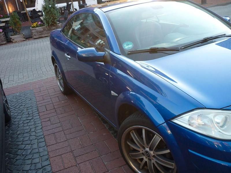 Gebraucht Renault Mégane Cabriolet Dynamique 150 PS (110 kW) 2007 Rot Cabrio