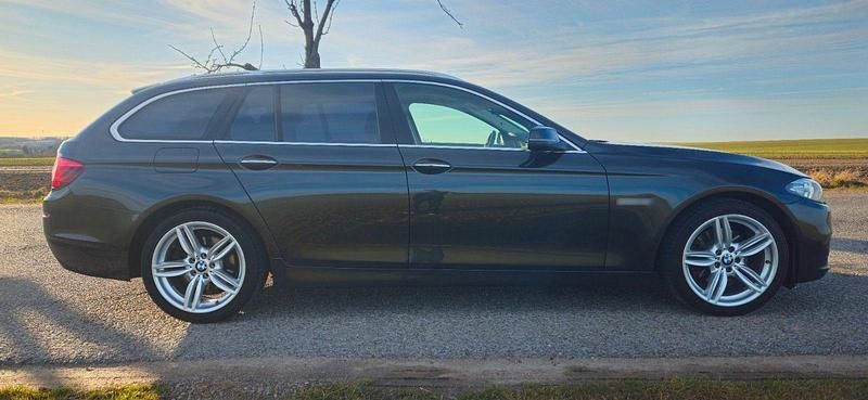 Gebraucht BMW 520 M Performance 190 PS (139 kW) 2014 Grau Kombi