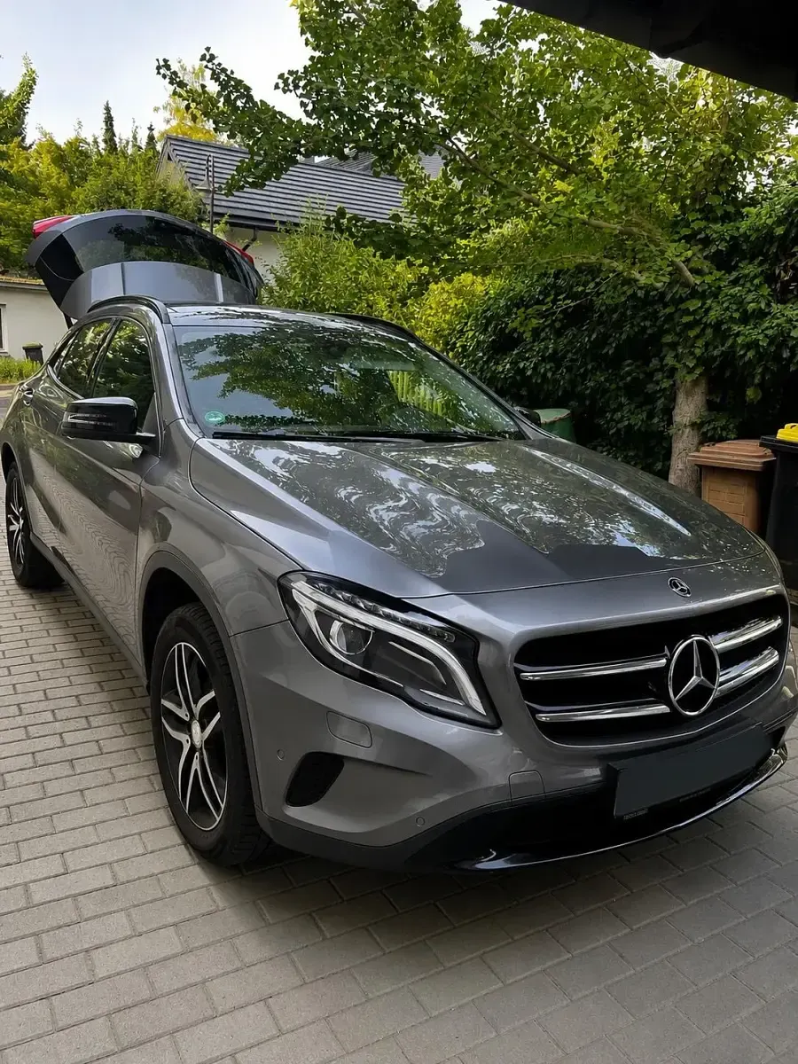 Gebraucht Mercedes GLA220 177 PS (130 kW) 2017 Grau SUV