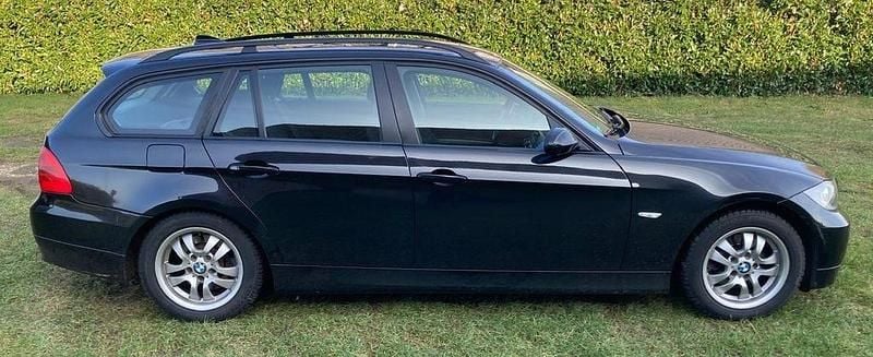 Gebraucht BMW 318 129 PS (94 kW) 2007 Schwarz Kombi