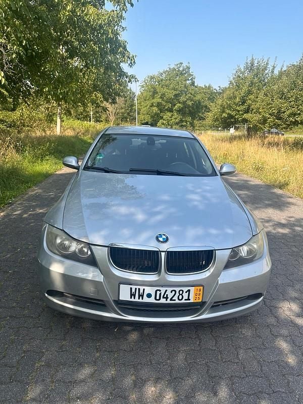 Silber Gebraucht 2005 BMW 320 Limousine | 3.199 € (Guter Preis) - Bild 1/4