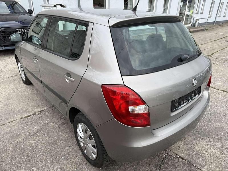 Gebraucht Skoda Fabia Ambiente 69 PS (50 kW) 2008 Cappuccinobeige metallic Kleinwagen