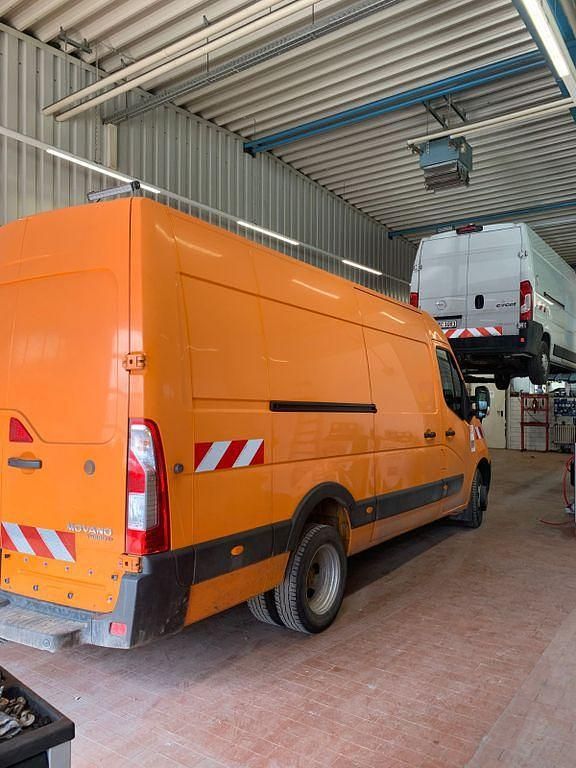 Gebraucht Opel Movano 163 PS (119 kW) 2021 Orange Van