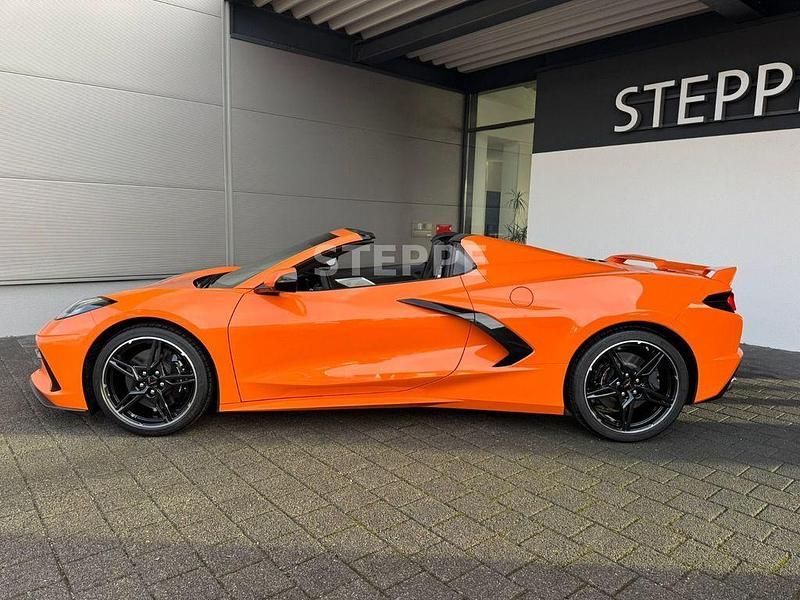 Neu Corvette Stingray 481 PS (353 kW) 2025 Orange Cabrio