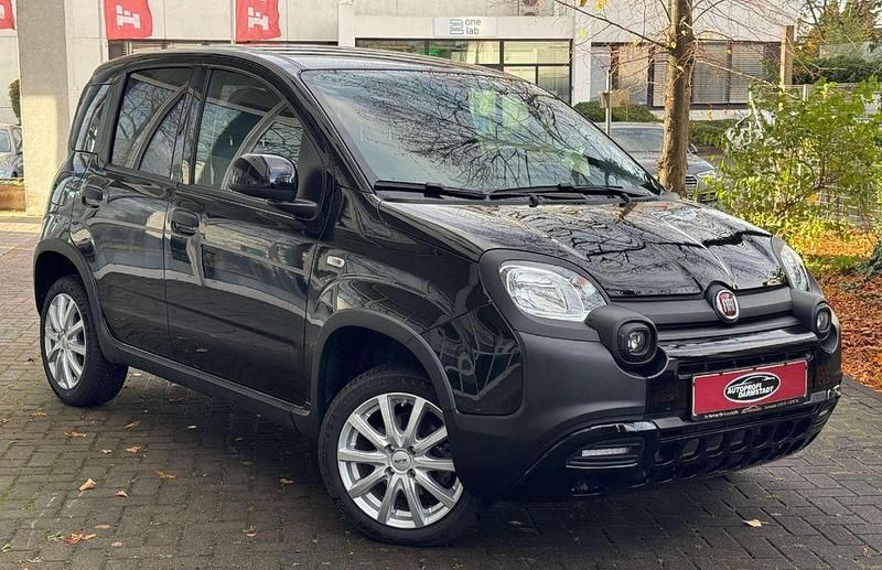 Schwarz Gebraucht 2023 Fiat Panda Cross Cross Kleinwagen | 11.999 € (Fairer Preis) - Bild 1/4