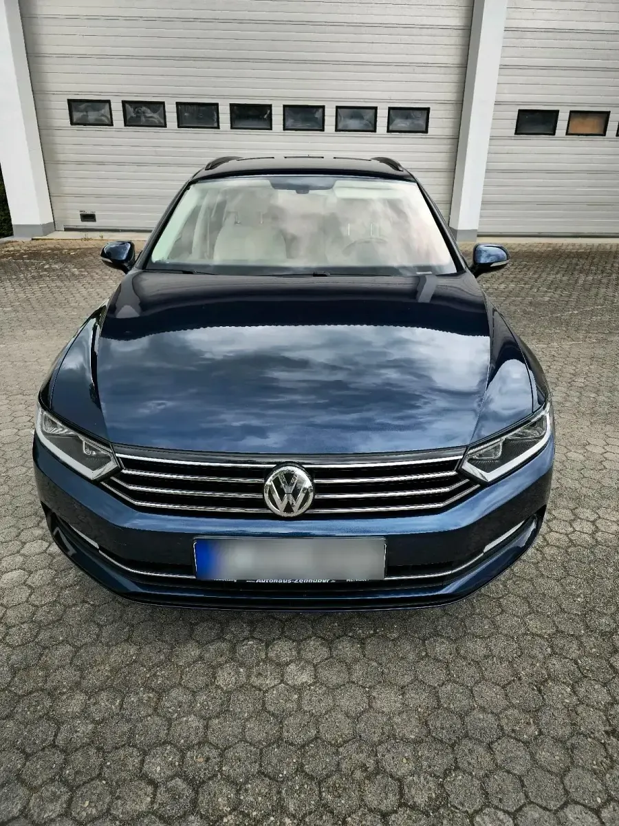 Gebraucht VW Passat 150 PS (110 kW) 2017 Blau Kombi