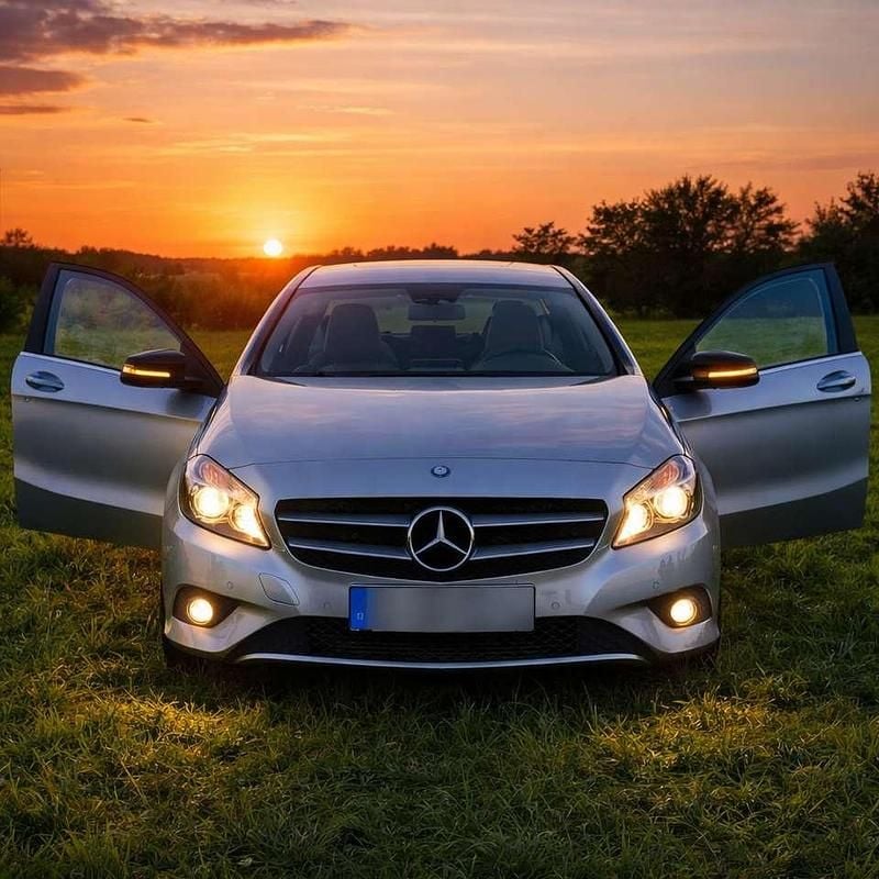 Silber Gebraucht 2013 Mercedes 200 Kombi | 12.200 € - Bild 1/4