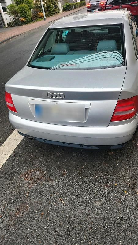 Gebraucht Audi A4 125 PS (91 kW) 2000 Silber Limousine