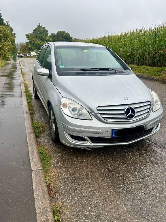 Grau Gebraucht 2007 Mercedes B200 Edition Van / Kleinbus | 1.650 € - Bild 1/4