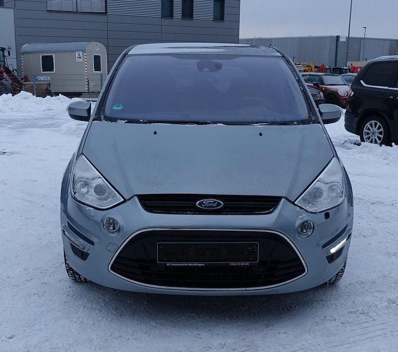 Gebraucht Ford S-MAX Titanium 200 PS (147 kW) 2013 Silber Van / Kleinbus