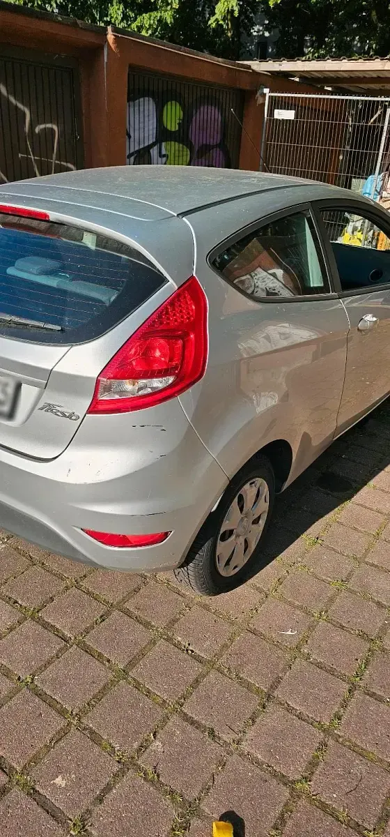 Gebraucht Ford Fiesta 86 PS (63 kW) 2009 Silber Kleinwagen