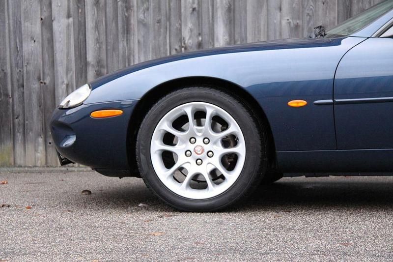 Gebraucht Jaguar XKR 363 PS (266 kW) 1999 Blau Coupé