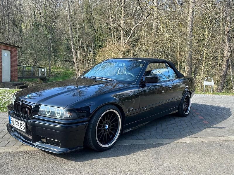 Schwarz Gebraucht 1996 BMW 318 Cabriolet Cabrio | 4.850 € (Fairer Preis) - Bild 1/4